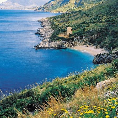 La Casetta Nel Porto Castellammare del Golfo Bagian luar foto